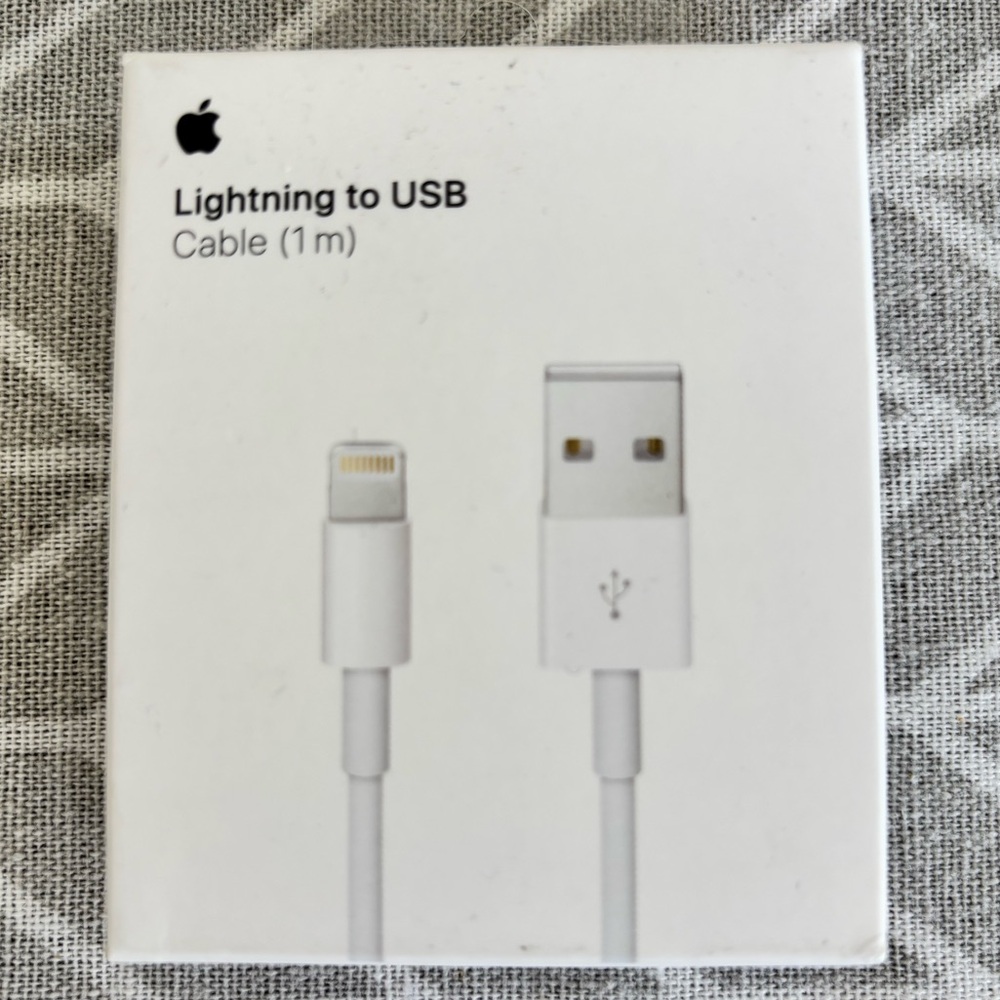 NWT - Genuine Apple Lightning to USB Cable (1m)